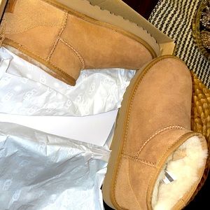 Brand new uggs too small for me